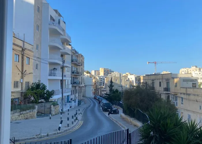 San Giuliani Heights Apartment *